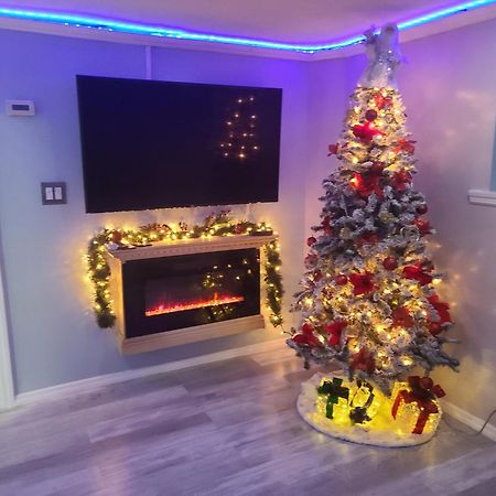 Lovely 2 Bedroom Apartment With 2 Entrance And Parking Нью-Йорк Экстерьер фото