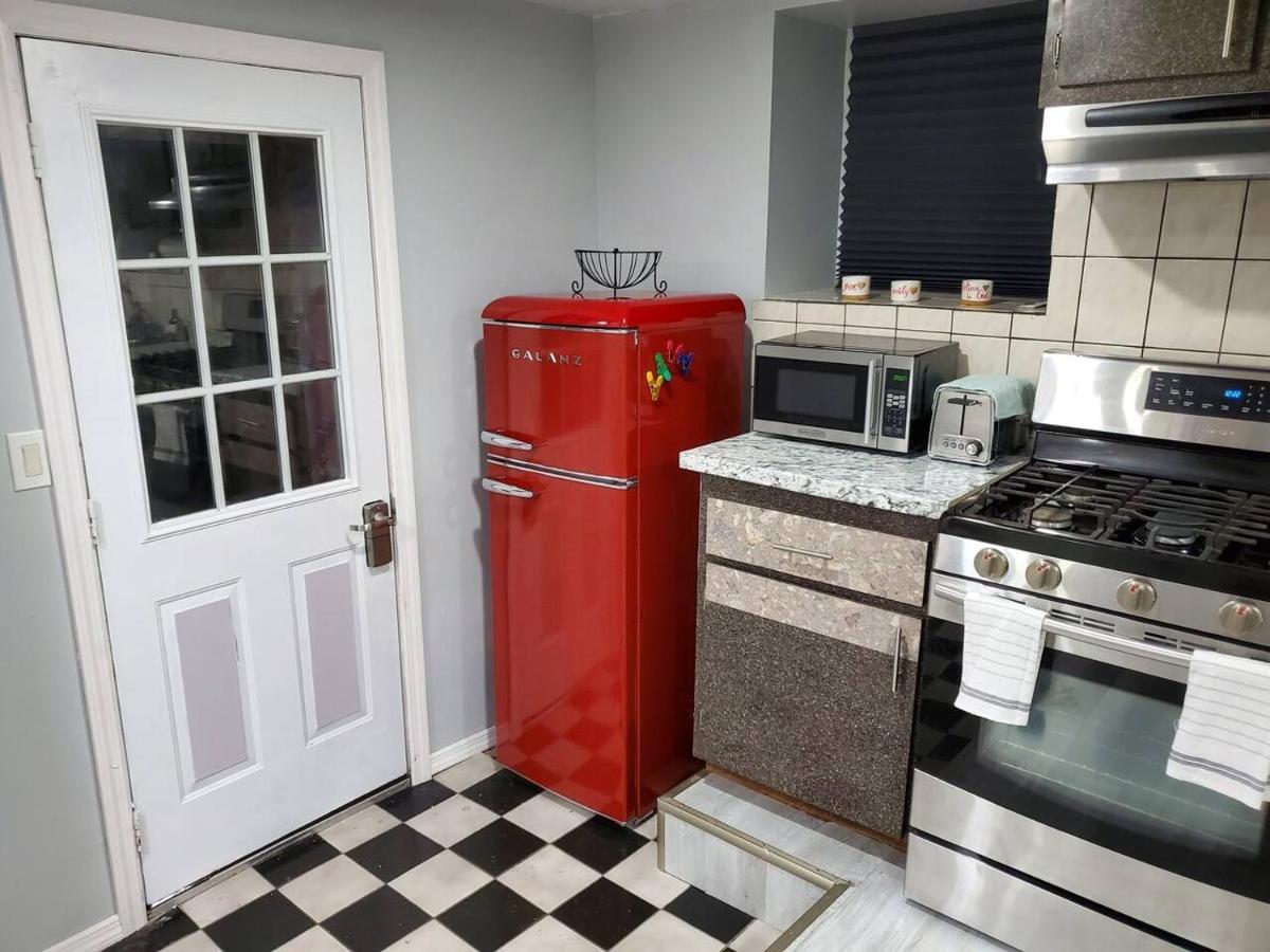 Lovely 2 Bedroom Apartment With 2 Entrance And Parking Нью-Йорк Экстерьер фото