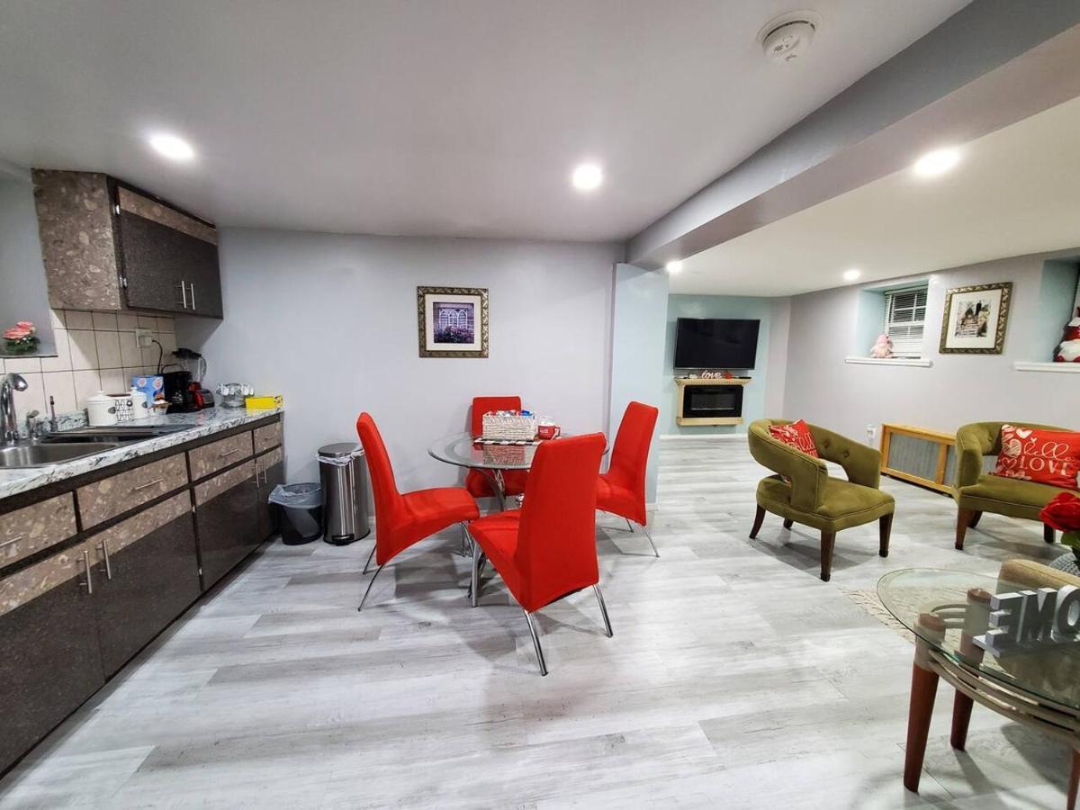 Lovely 2 Bedroom Apartment With 2 Entrance And Parking Нью-Йорк Экстерьер фото