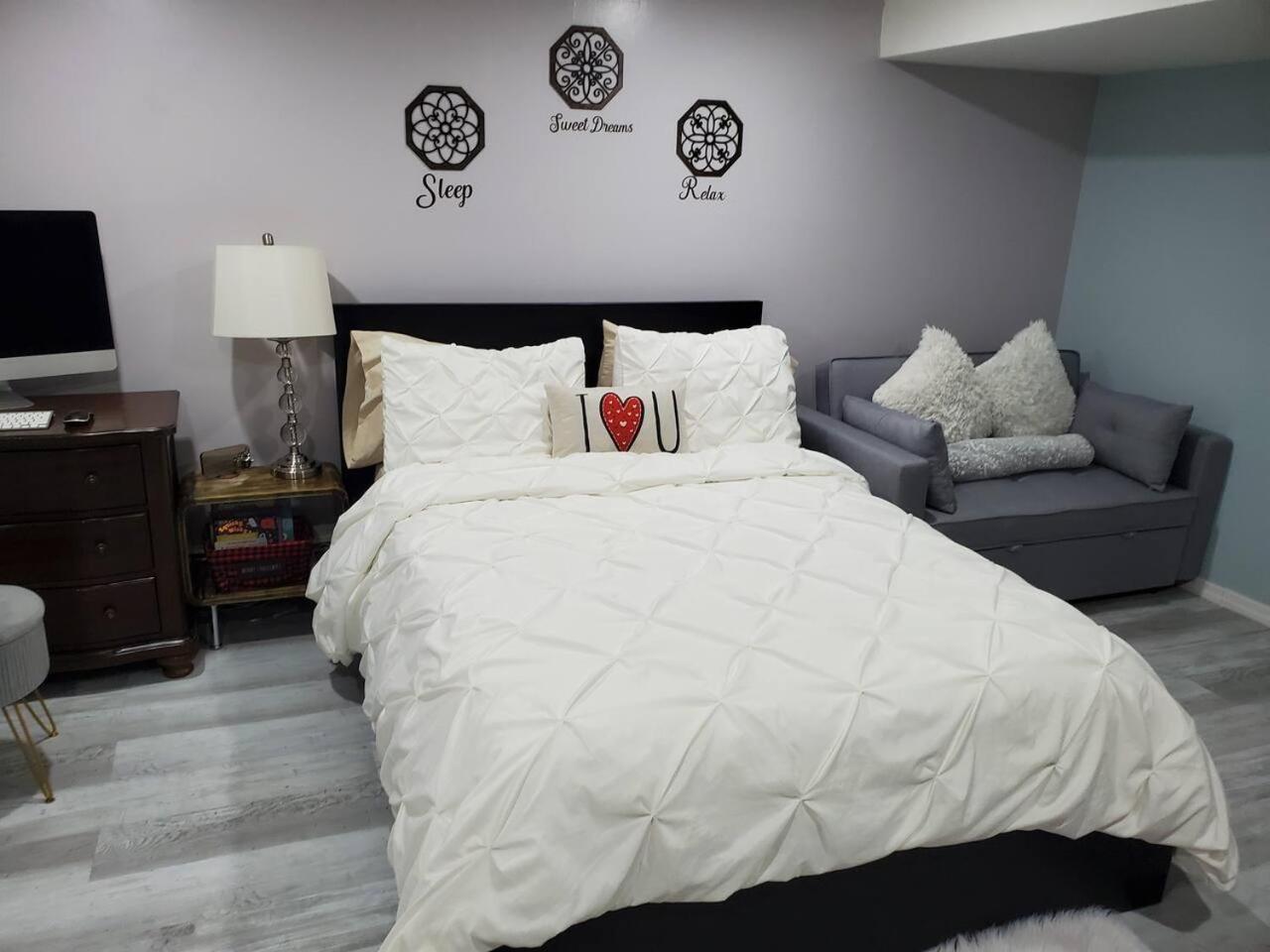 Lovely 2 Bedroom Apartment With 2 Entrance And Parking Нью-Йорк Экстерьер фото