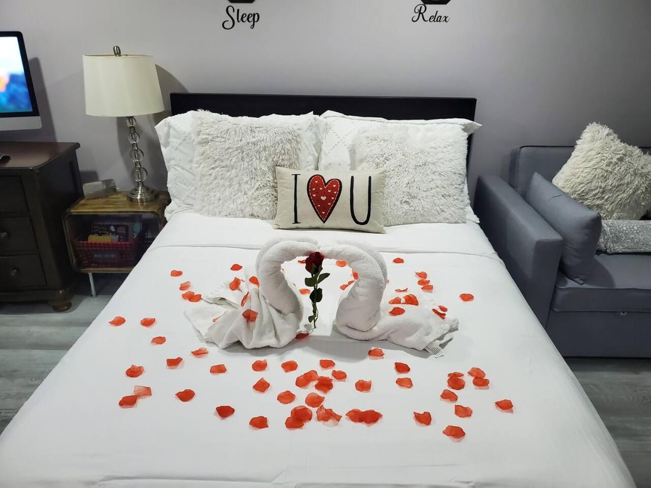 Lovely 2 Bedroom Apartment With 2 Entrance And Parking Нью-Йорк Экстерьер фото